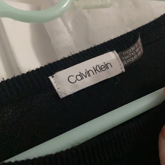 Calvin Klein Sweater - Picture 2 of 3